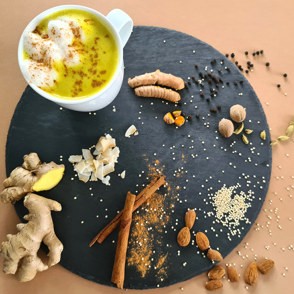 Bio Protein Superfood Shake – Goldene Milch
